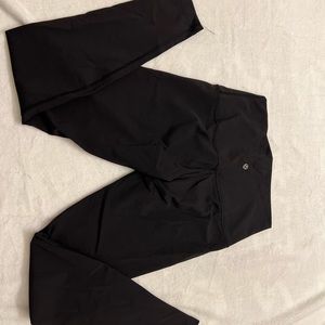 Lululemon high waisted leggings sz 8? Black 29’ inseam